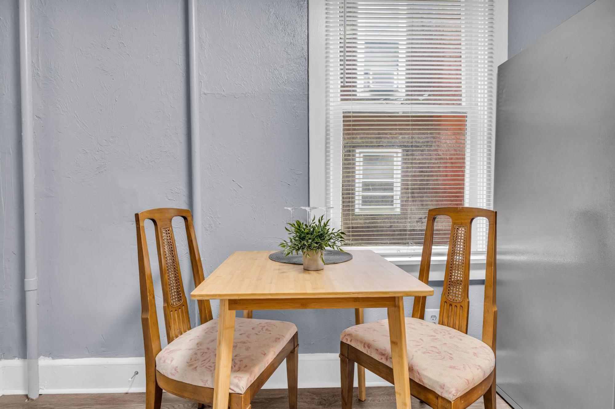 Historic Cozy Haven In Little Italy Cleveland Exterior foto